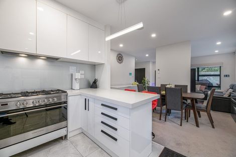 Photo of property in 5a Woodside Road, Massey, Auckland, 0614