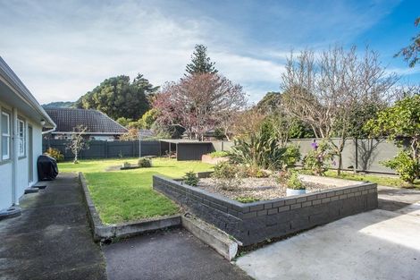 Photo of property in 3 Sunny Glen, Waikanae, 5036