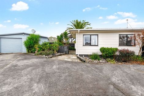 Photo of property in 2/9 Applewood Drive, Henderson, Auckland, 0612