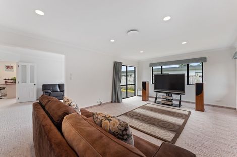 Photo of property in 8 Adam Lile Drive, Highlands Park, New Plymouth, 4312