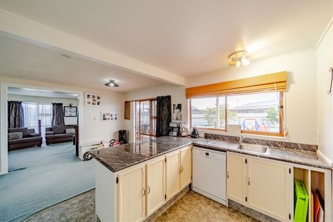 Photo of property in 33 Fife Crescent, Tamatea, Napier, 4112