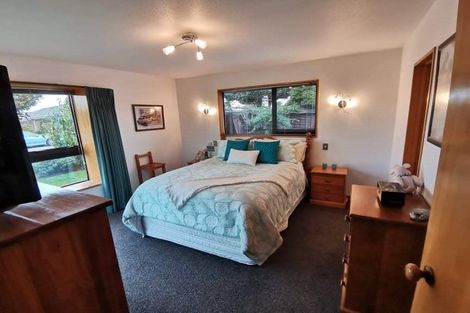 Photo of property in 11 Amdale Avenue, Broomfield, Christchurch, 8042