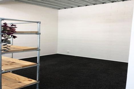 Photo of property in 33 Hawkhurst Road, Lyttelton, 8082