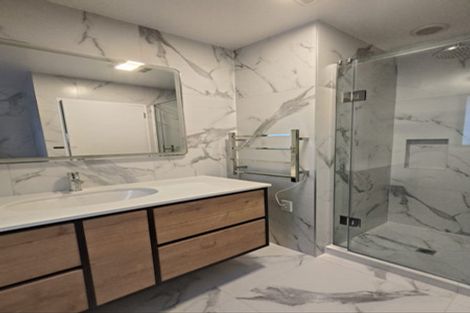 Photo of property in 13e Windermere Crescent, Blockhouse Bay, Auckland, 0600