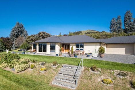 Photo of property in 19 Fairmile Drive, Kinmont Park, Mosgiel, 9024