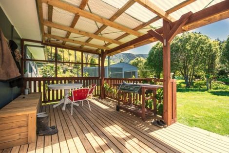 Photo of property in 5820 Kenepuru Road, Waitaria Bay, Picton, 7282