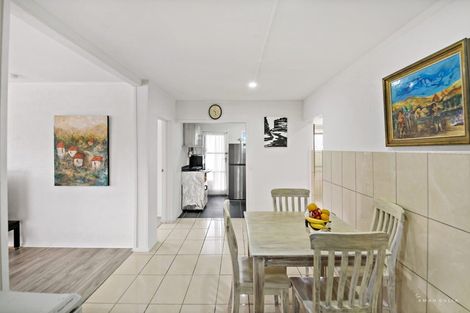 Photo of property in 13 Bodi Place, Te Atatu South, Auckland, 0610