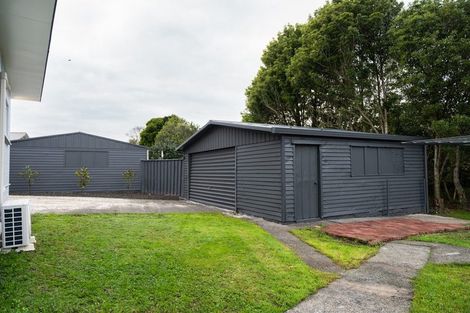 Photo of property in 17 Fernleigh Avenue, Waiuku, 2123