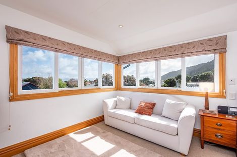 Photo of property in 5-7 Mahoe Street, Eastbourne, Lower Hutt, 5013