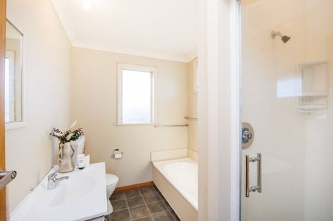 Photo of property in 2 Austin Place, Awapuni, Palmerston North, 4412