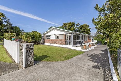 Photo of property in 14 Dennis Avenue, Hillpark, Auckland, 2102