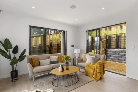 Photo of property in 7 Laurina Road, Sunnynook, Auckland, 0620