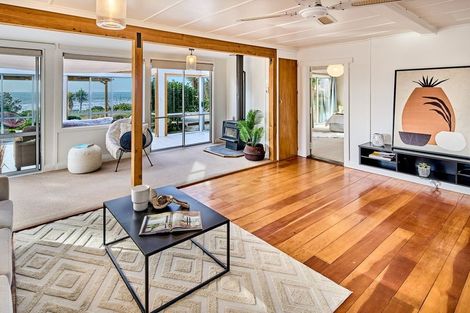 Photo of property in 83 Wellington Road, Paekakariki, 5034