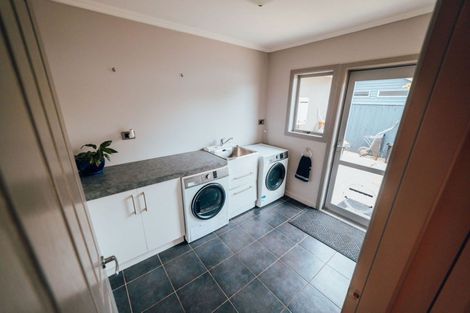 Photo of property in 12 Liberty Grove, Kelvin Grove, Palmerston North, 4414