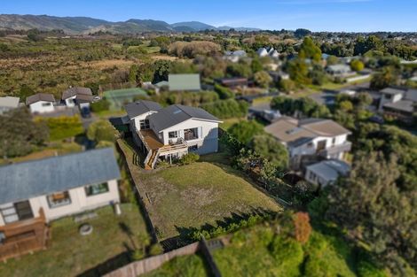 Photo of property in 5 Freyberg Crescent, Waikanae Beach, Waikanae, 5036