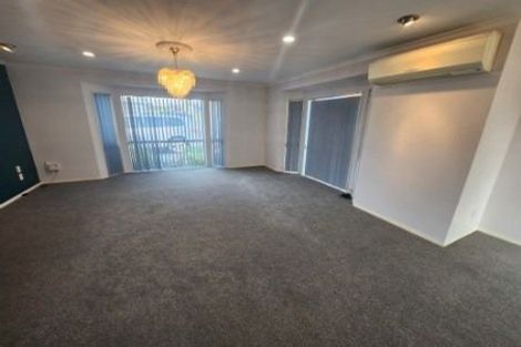 Photo of property in 51 Robin Brooke Drive, Flat Bush, Auckland, 2019