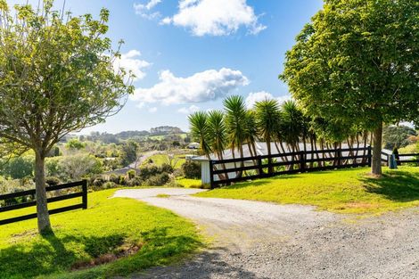 Photo of property in 11 Lupis Way, Kaiwaka, 0573