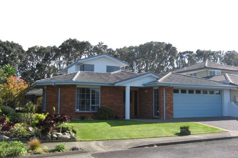 Photo of property in 9 Kawaroa Close, New Plymouth, 4310