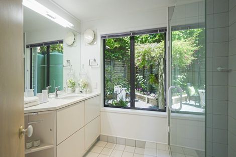 Photo of property in 1/33 Argo Drive, Half Moon Bay, Auckland, 2012