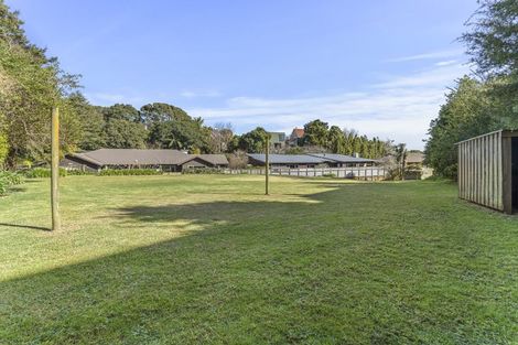 Photo of property in 10 Ridge Lane, New Plymouth, 4310