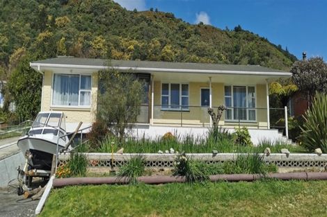 Photo of property in 36 South Terrace, Picton, 7220