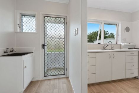 Photo of property in 4/768 Beach Road, Browns Bay, Auckland, 0630