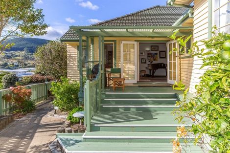 Photo of property in 323 Main Road, Tawa, Wellington, 5028