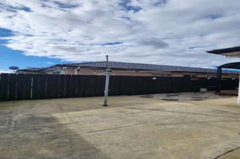 Photo of property in 2 Wellfield Drive, Papakura, 2110