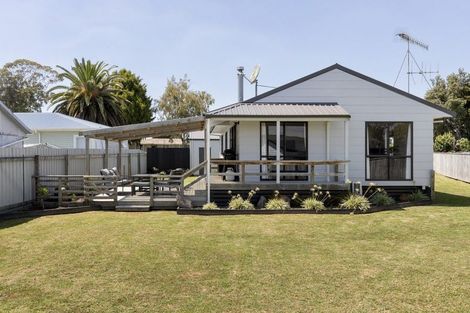 Photo of property in 74 College Road, Edgecumbe, 3120