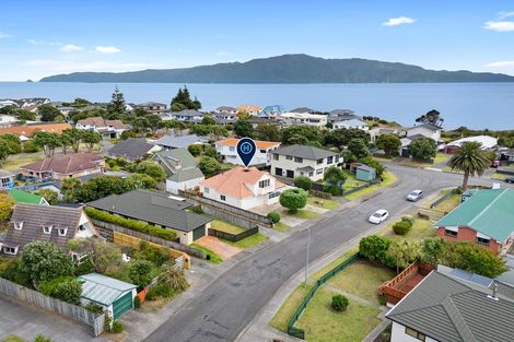 Photo of property in 17 Watson Drive, Paraparaumu Beach, Paraparaumu, 5032
