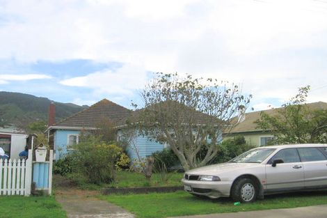 Photo of property in 13 Oxford Street, Tawa, Wellington, 5028