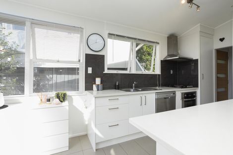 Photo of property in 202 Verbena Road, Birkdale, Auckland, 0626