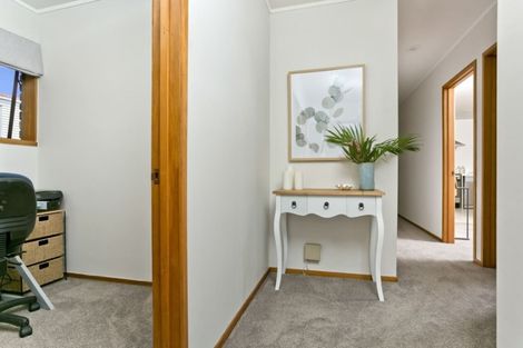 Photo of property in 1/9 Elderwood Lane, Belmont, Auckland, 0622