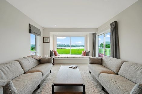 Photo of property in 93 Kiwi Esplanade, Mangere Bridge, Auckland, 2022