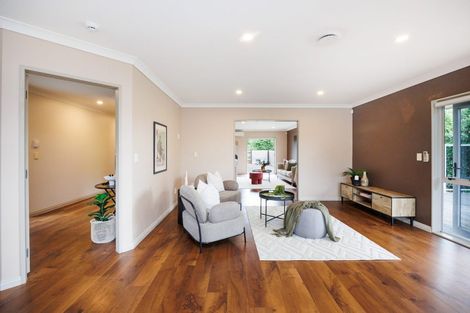 Photo of property in 27 Johnstone Drive, Fitzherbert, Palmerston North, 4410