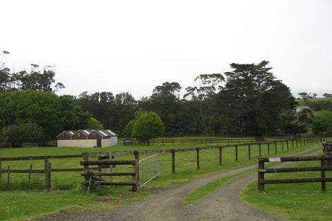 Photo of property in 18 Taha Road, Waimauku, 0881