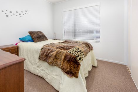 Photo of property in 37 Rosemead Place, Randwick Park, Auckland, 2105