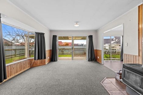 Photo of property in 3 Kirkcaldie Grove, Levin, 5510