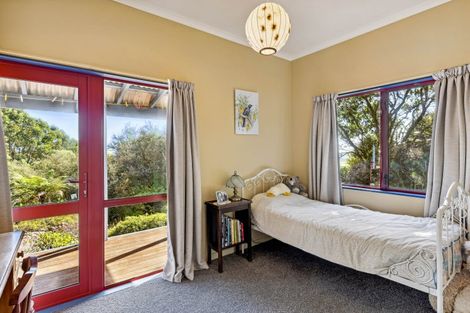 Photo of property in 35 Sunglo Terrace, Otaki, 5512