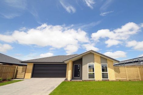 Photo of property in 60 Shillingford Boulevard, Rolleston, 7615
