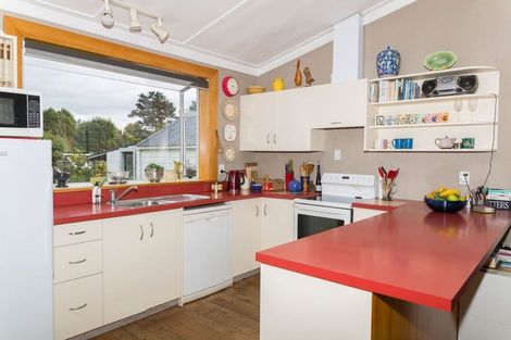 Photo of property in 17 Chamberlain Street, Dannevirke, 4930