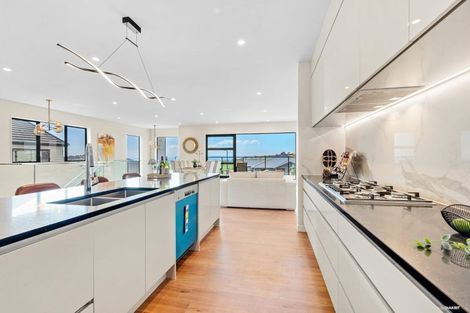 Photo of property in 13 Pacific Heights Road, Orewa, 0931