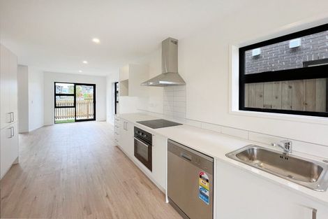 Photo of property in 70 Rauemi Way, Te Atatu South, Auckland, 0610