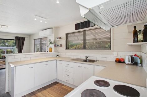 Photo of property in 17a Leaming Place, Clarks Beach, 2122