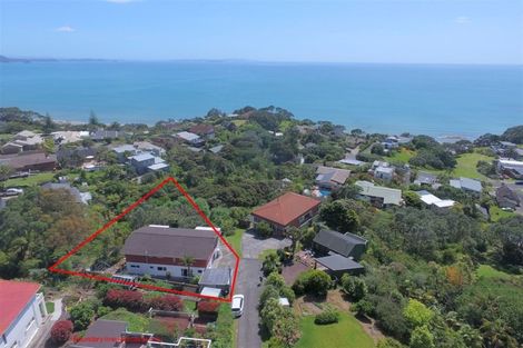 Photo of property in 252 Whangaparaoa Road, Red Beach, 0932