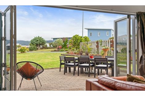 Photo of property in 2 Beachcomber Road, Mangawhai Heads, Mangawhai, 0505