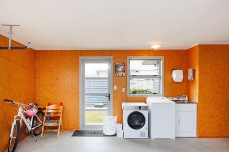 Photo of property in 46 Rosalie Terrace, Kelvin Grove, Palmerston North, 4414