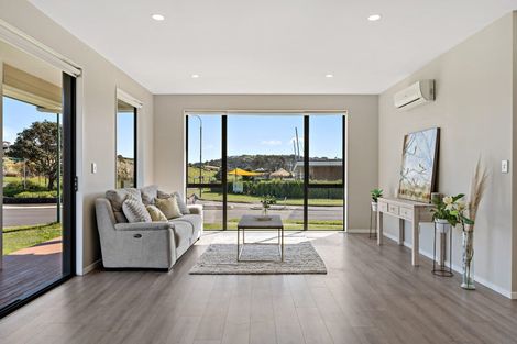 Photo of property in 1 Parkview Drive, Gulf Harbour, Whangaparaoa, 0930