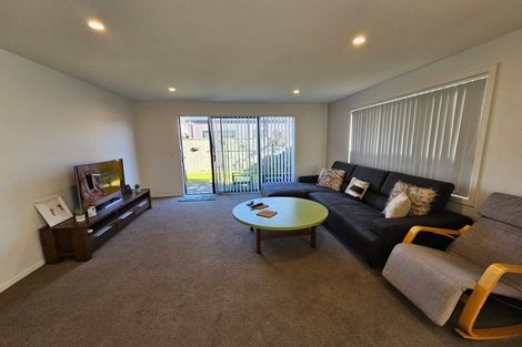 Photo of property in 20 Castlepoint Avenue, Takanini, 2110