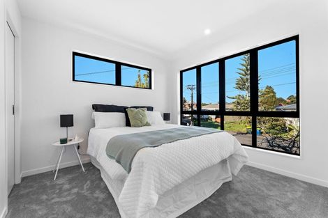 Photo of property in 8a Rowan Terrace, Te Atatu South, Auckland, 0610